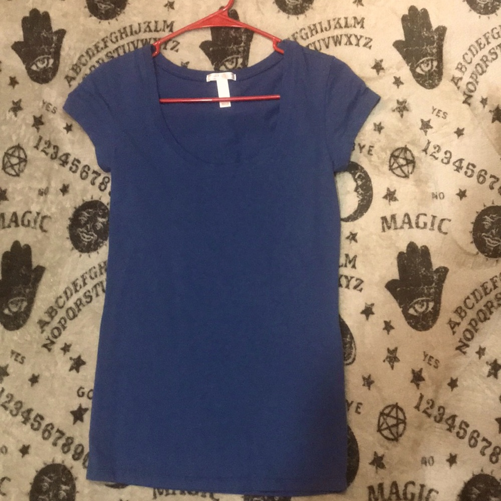 Scoop neck fitted T-shirt